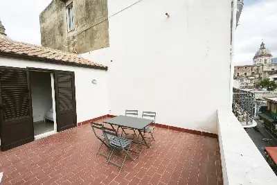 Palazzo in vendita, Via Madonna della Volta, Palermo