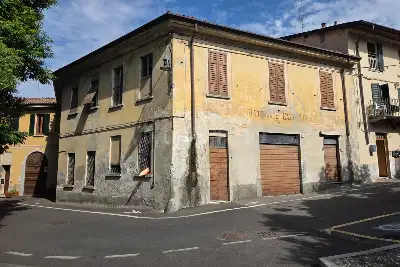 Palazzo in vendita, Via G. Parini, Erba