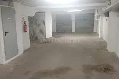 Box in vendita, Via Adriano Balbi, Roma