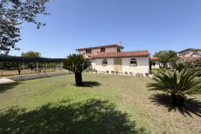 Casa Indipendente in vendita, Via delle Azalee, Aprilia