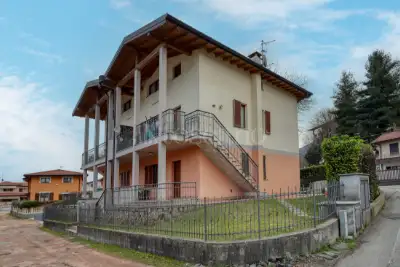 Casa in vendita, Via P. Bozzolo, Marchirolo