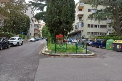 Box in affitto, Via Stefano Jacini, Roma