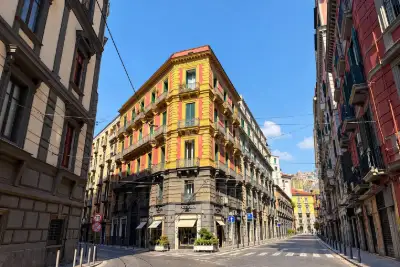 Negozio in vendita, Via Domenico Morelli, Napoli