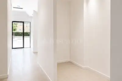 Negozio in vendita, Via Vincenzo Foppa, Milano
