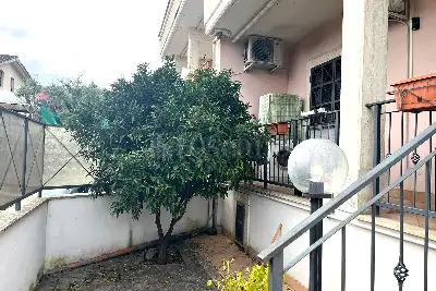 Villino a Schiera in vendita, Via Casaluce, Roma