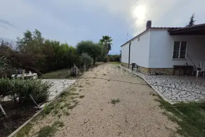 Casa Indipendente in vendita, Strada Gorgolicino, Latina