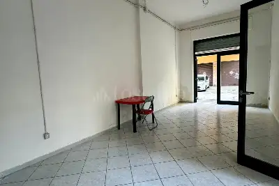 Negozio in affitto, Avellino - Via Carmine Barone, Avellino