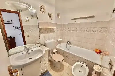 Casa in vendita, Viale dei Caduti Nella Guerra di Liberazione, Roma