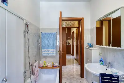 Casa in vendita, Via A. Manzoni, Brusimpiano