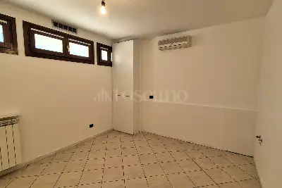 Ufficio in affitto, Via Sant'Adeodato, Cantù