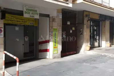 Box in affitto, Via Leopoldo Traversi, Roma