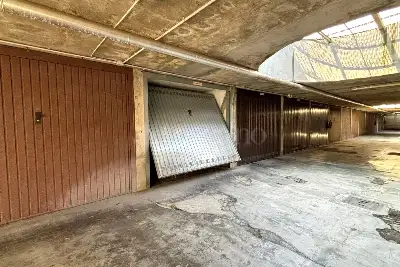 Box in vendita, Via Vasari, Monza