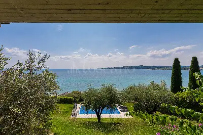 Villa in vendita, Via Alessandro Volta, Padenghe sul Garda