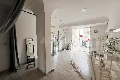 Negozio in vendita, Via Edoardo Jenner, Roma