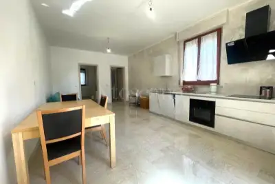 Magazzino in vendita, Via Po, Martinsicuro