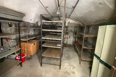 Negozio in vendita, Via Antonietta Castagna, Viggiù