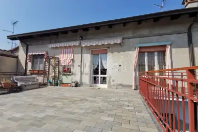 Casa in vendita, Via Roma, Castelletto di Branduzzo