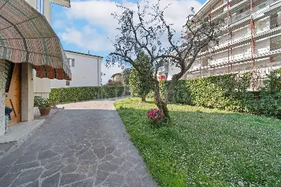 Villa in vendita, Via Scuole, Desenzano del Garda