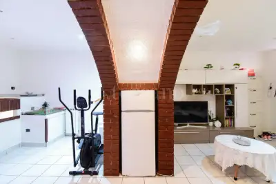 Casa Indipendente in vendita, Via Cesare Battisti, Maslianico