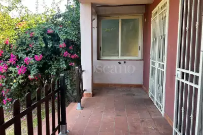 Villino a Schiera in vendita, Via Salvatore Quasimodo, Valverde