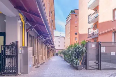 Casa in vendita, Via Francesco Guicciardini, Milano