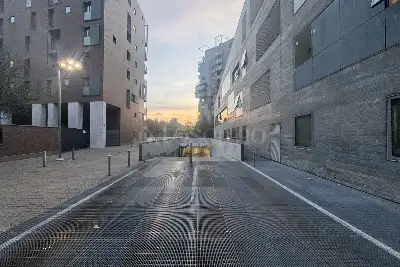 Box in affitto, Largo Zanuso 4, Milano