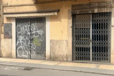 Negozio in affitto, Via Giosuè Carducci, Verona