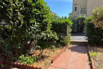 Villino a Schiera in vendita, Via Salvatore Quasimodo, Valverde
