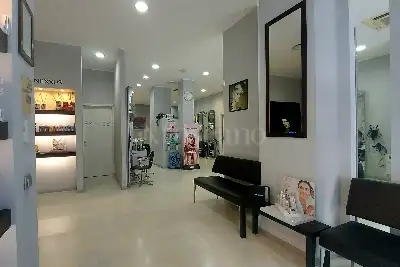 Negozio in affitto, Via dei Tulipani, Milano