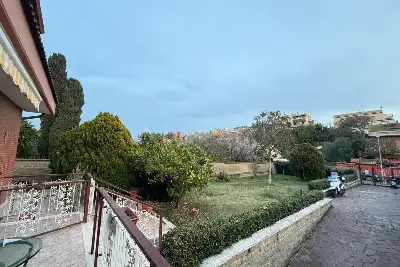 Villa Bifamiliare in vendita, Via Giulio Diena, Roma