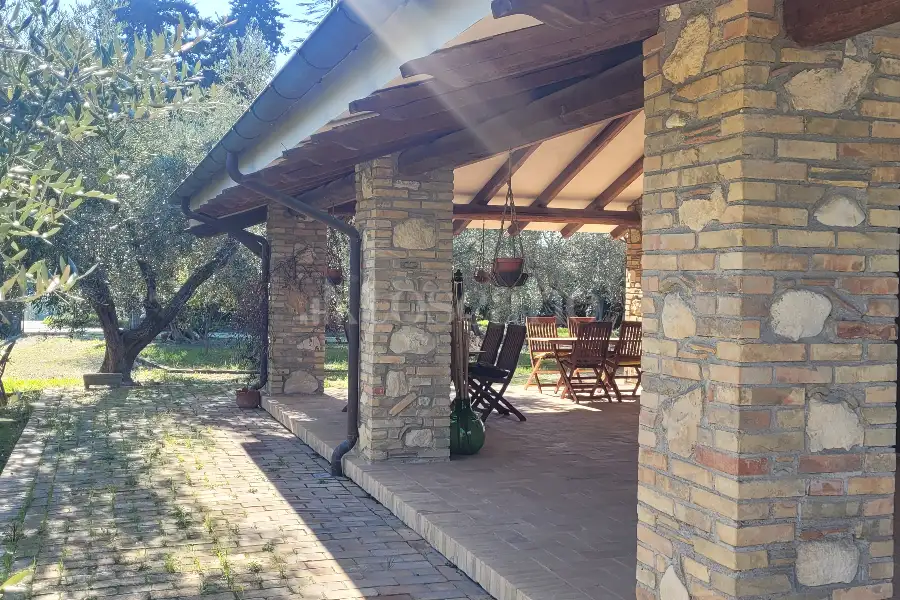 Villa in vendita di 480 mq a €880.000 (rif. 4/2026)