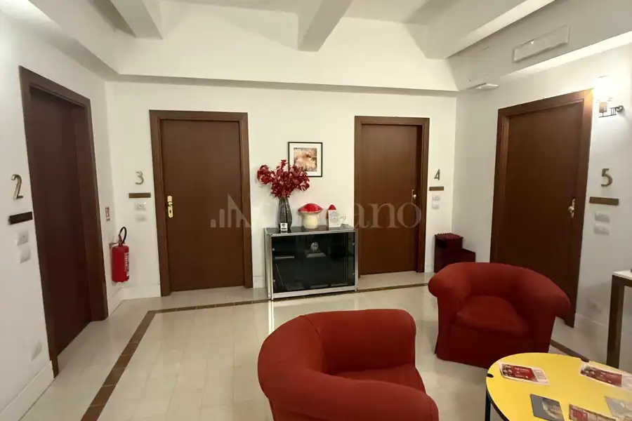 Palazzo in vendita di 2.400 mq trattativa riservata (rif. 54/2025)