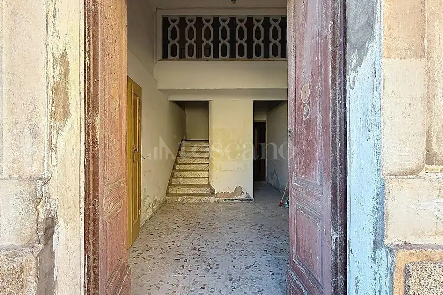 Casa Indipendente in vendita di 630 mq a €260.000 (rif. 190/2026)