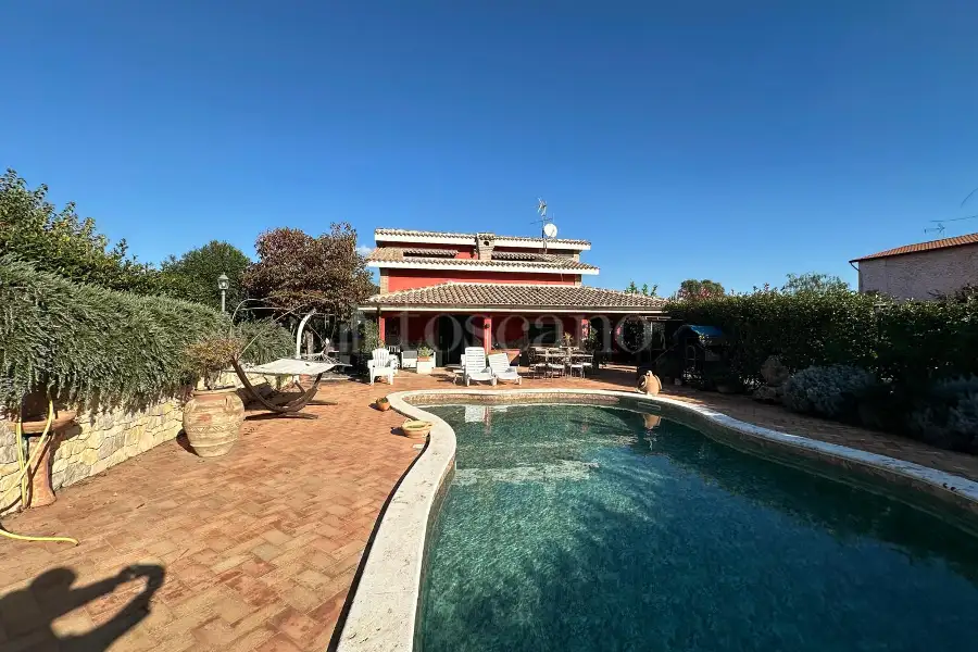 Villa in vendita di 355 mq a €729.000 (rif. 43/2025)
