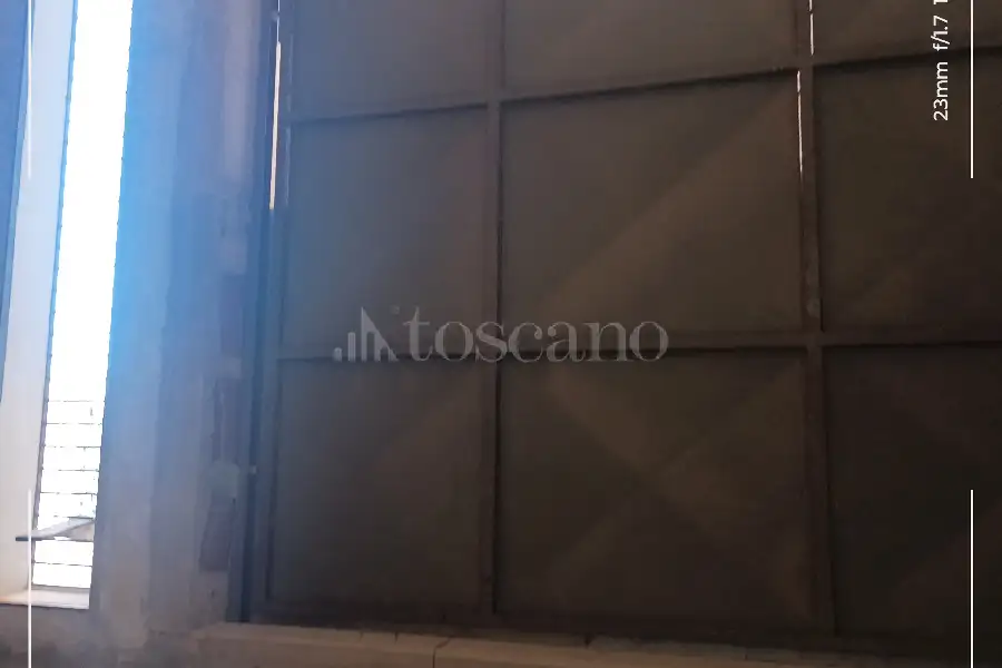 Garage in vendita di 420 mq a €210.000 (rif. 49/2026)