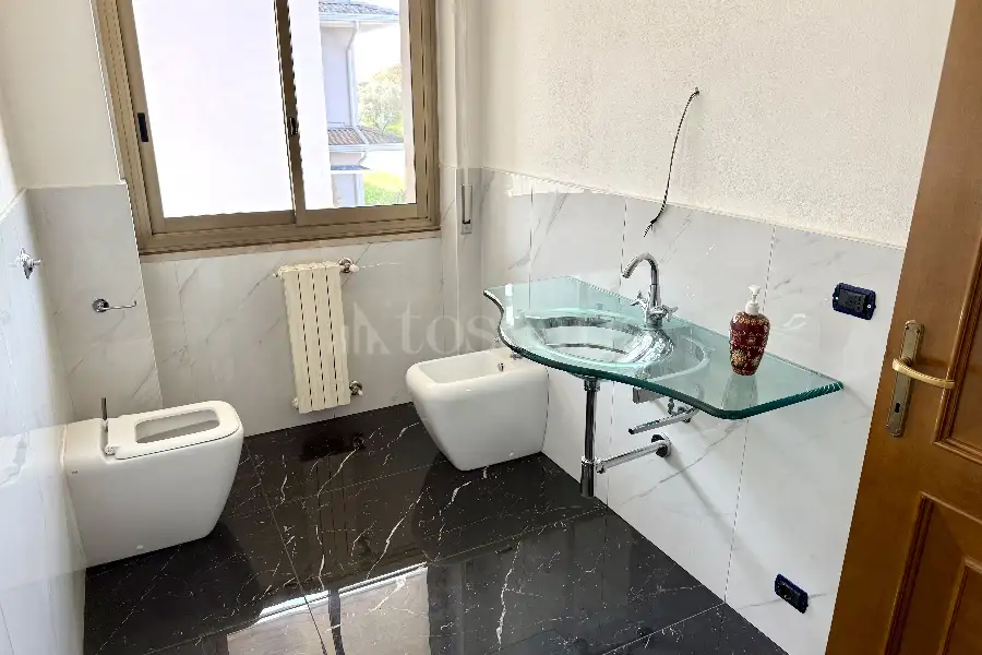 Villa Bifamiliare in vendita di 260 mq a €330.000 (rif. 9/2025)