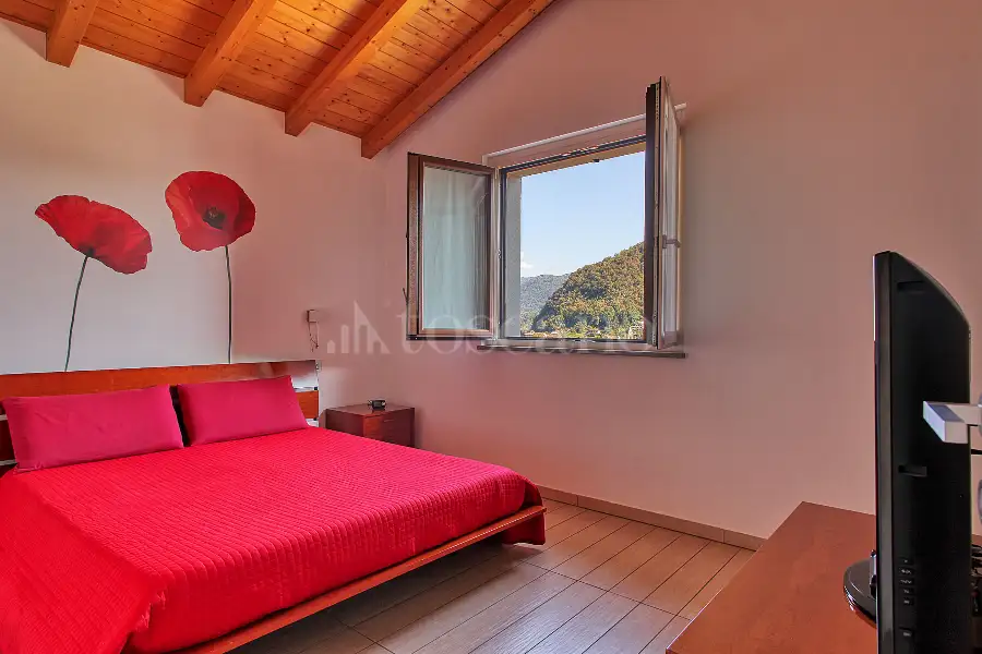 Villa in vendita di 275 mq a €820.000 (rif. 48/2026)