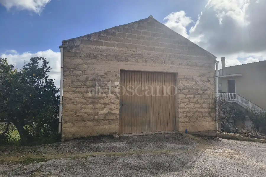 Magazzino in vendita di 114 mq a €28.000 (rif. 14/2026)