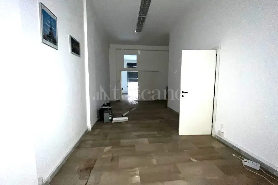 Negozio in affitto di 90 mq a €680 (rif. 56/2025)