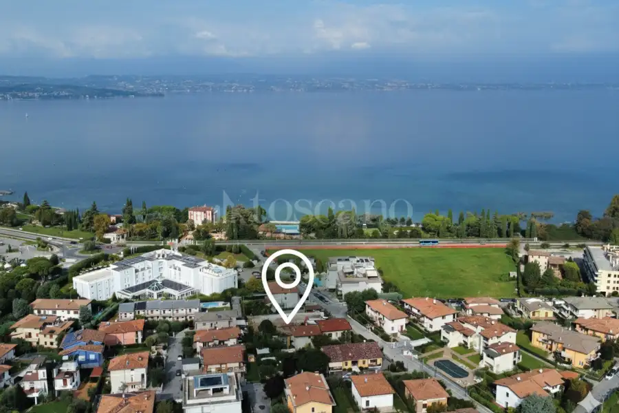 Attico in vendita di 283 mq a €1.350.000 (rif. 15/2026)