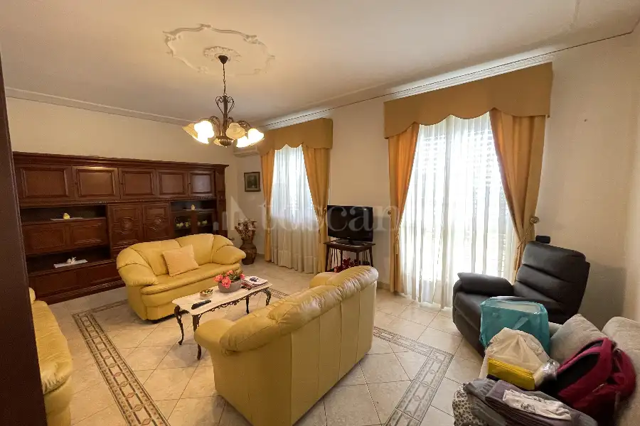 Casa Indipendente in vendita di 382 mq a €450.000 (rif. 2/2026)