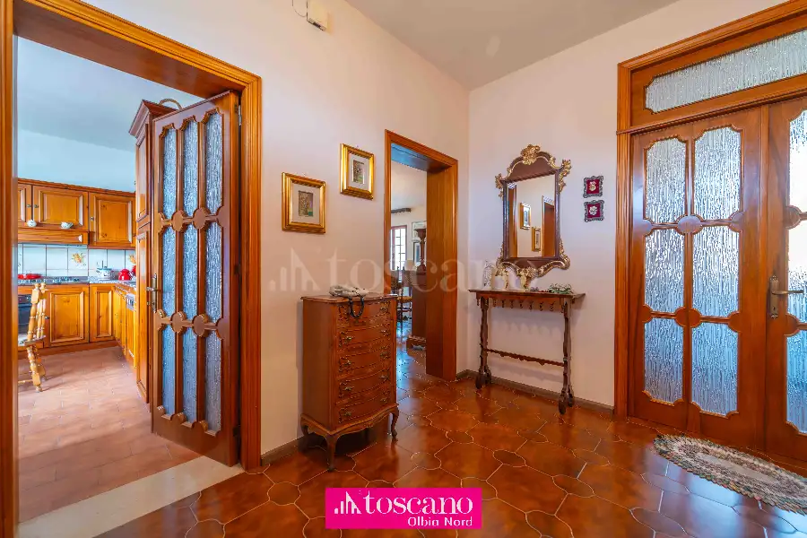 Casa Indipendente in vendita di 400 mq a €300.000 (rif. 72/2025)