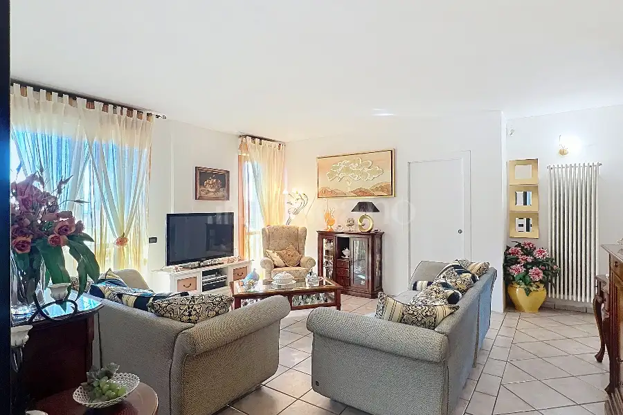 Attico in vendita di 150 mq a €269.000 (rif. 180/2025)