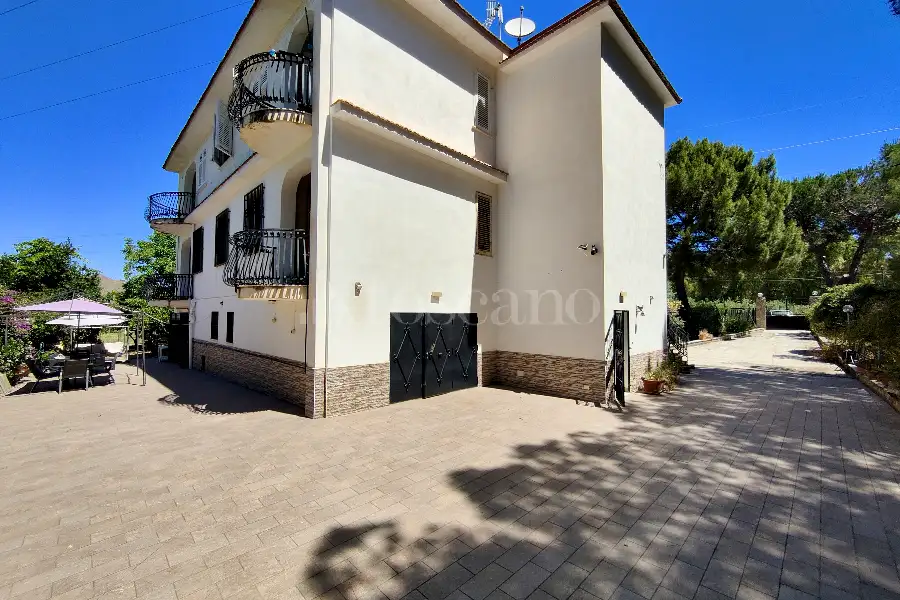 Villa in vendita di 500 mq a €255.000 (rif. 41/2026)