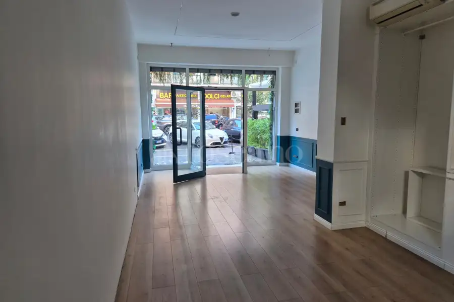Negozio in affitto di 40 mq a €1.000 (rif. 12/2026)
