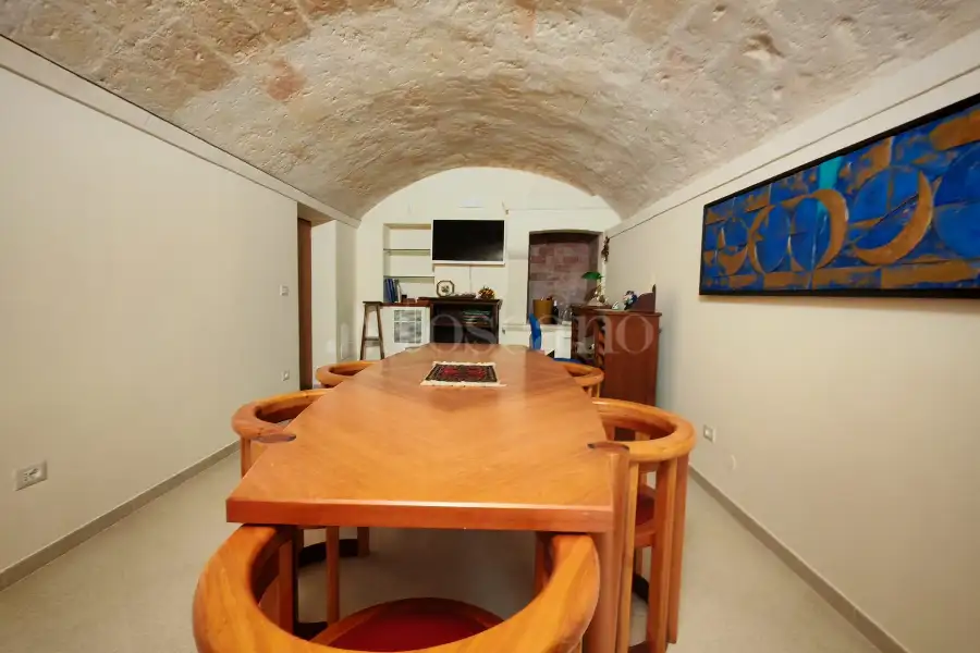 Ufficio in affitto di 140 mq a €2.000 (rif. 70/2024)
