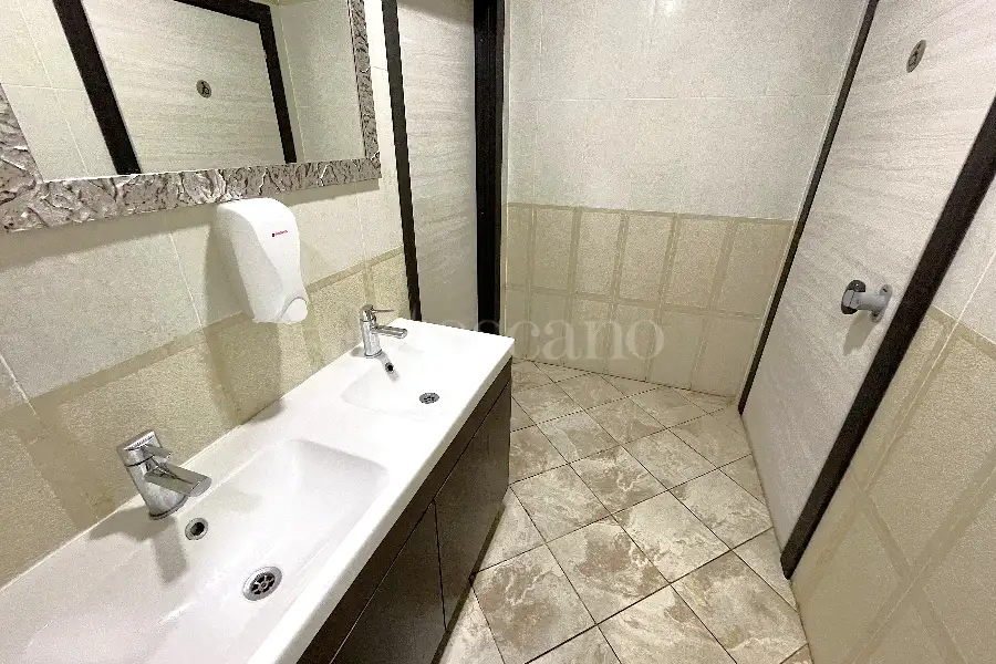 Negozio in vendita di 350 mq a €499.000 (rif. 8/2025)