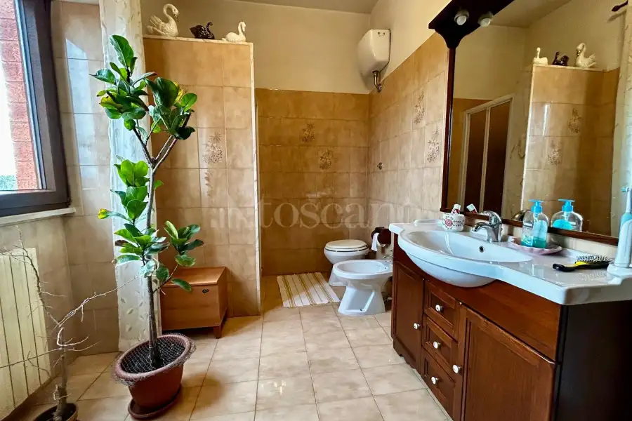 Villa in vendita di 370 mq a €699.000 (rif. 1/2026)