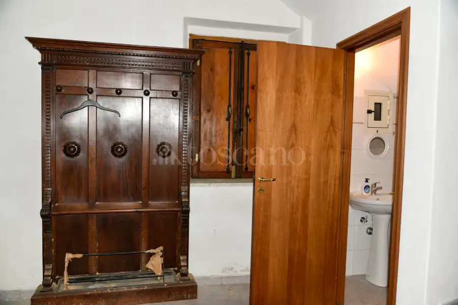 Casa in vendita di 410 mq a €420.000 (rif. 25/2026)