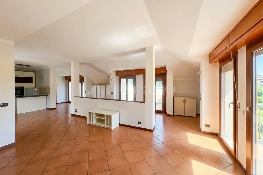 Attico in vendita di 314 mq a €490.000 (rif. 69/2026)